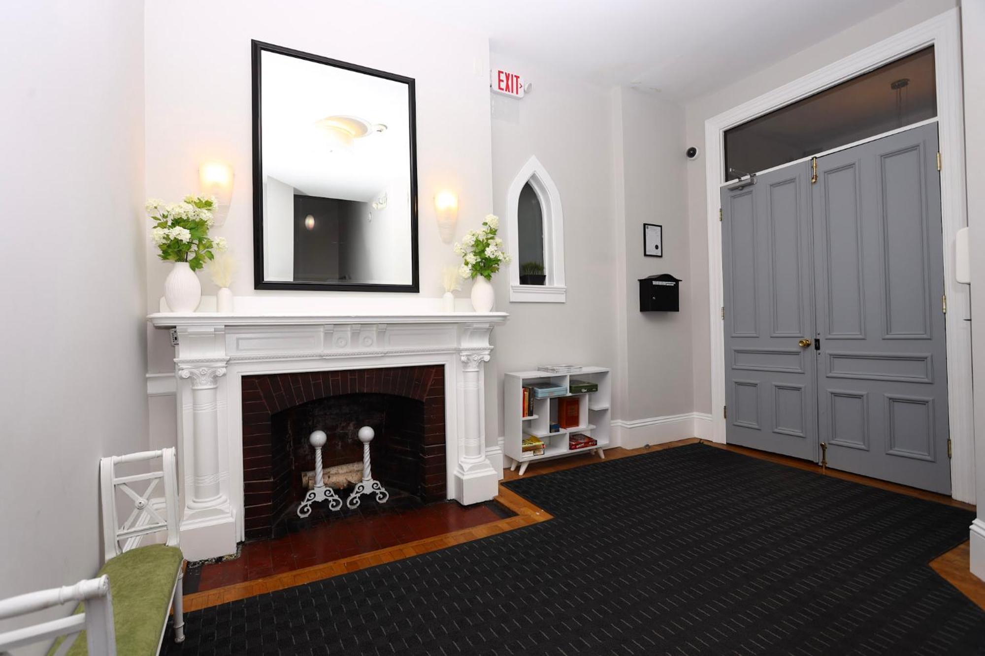 Cozy & Stylish Newbury Street Studio, #9 ボストン エクステリア 写真